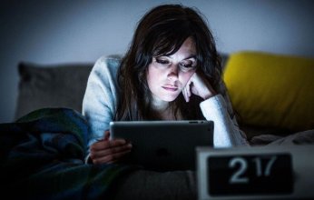 دراسة روسية: السهر وقلة النوم يهددان صحة الطلاب بالسكتات وضعف الذاكرة