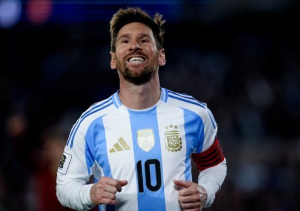 ميسي يتوجه إلى أنجولا في زيارة من نوع خاص