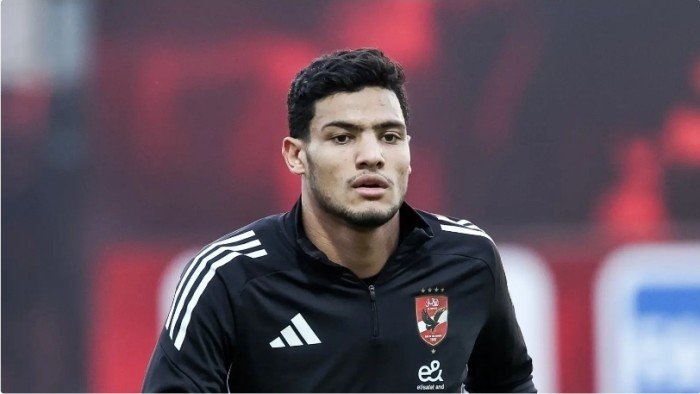 ارتجاج بسيط لمدافع الأهلي في مران اليوم