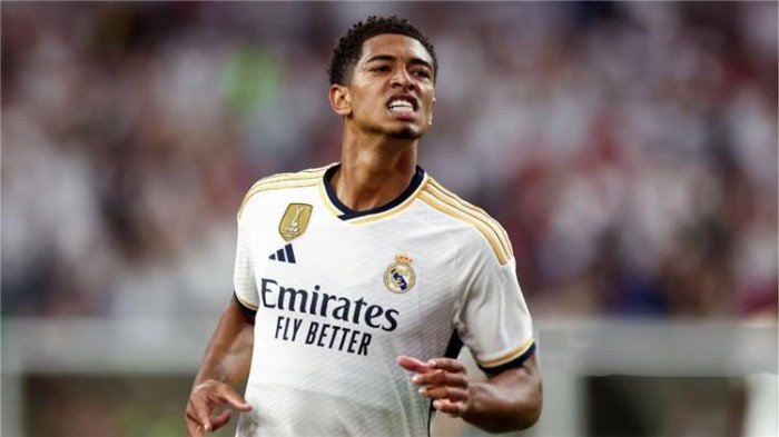 بيلينجهام يتصدر قائمة أغلى نجوم خط الوسط في العالم.. التفاصيل الكاملة بيلينجهام يتصدر قائمة أغلى نجوم خط الوسط في العالم.. التفاصيل الكاملة