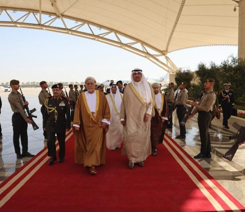 الكويت.. وزير الدفاع يستقبل نائب رئيس الوزراء لشؤون الدفاع العماني للمشاركة باجتماع مجلس الدفاع الخليجي المشترك الكويت.. وزير الدفاع يستقبل نائب رئيس الوزراء لشؤون الدفاع العماني للمشاركة باجتماع مجلس الدفاع الخليجي المشترك