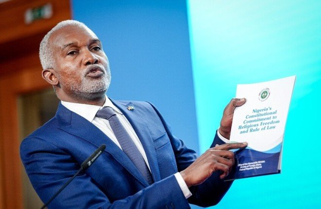 نيجيريا ترد على "ترامب": لا نريد خلق "سودان آخر".. واتهامات الاضطهاد الديني لا أساس لها نيجيريا ترد على "ترامب": لا نريد خلق "سودان آخر".. واتهامات الاضطهاد الديني لا أساس لها