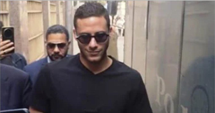 وصول رمضان صبحى استعدادًا لبدء ثانى جلسات قضية التزوير بجنايات الجيزة وصول رمضان صبحى استعدادًا لبدء ثانى جلسات قضية التزوير بجنايات الجيزة