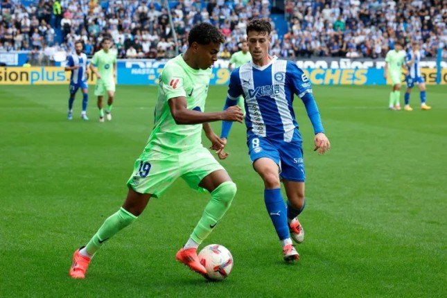 مواجهة قوية.. شاهد مباراة برشلونة وديبورتيفو ألافيس في الدوري الإسباني