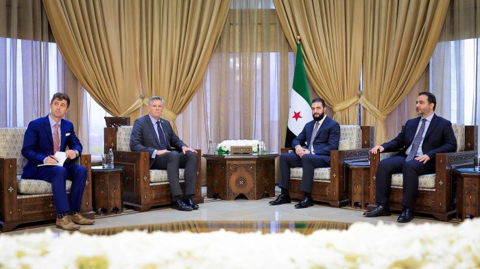 الشرع يبحث مع وفد من الكونجرس الأمريكي تعزيز التعاون بين البلدين