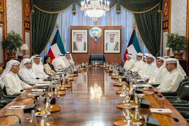 مجلس الوزراء الكويتي يعقد اجتماعه الأسبوعي مجلس الوزراء الكويتي يعقد اجتماعه الأسبوعي