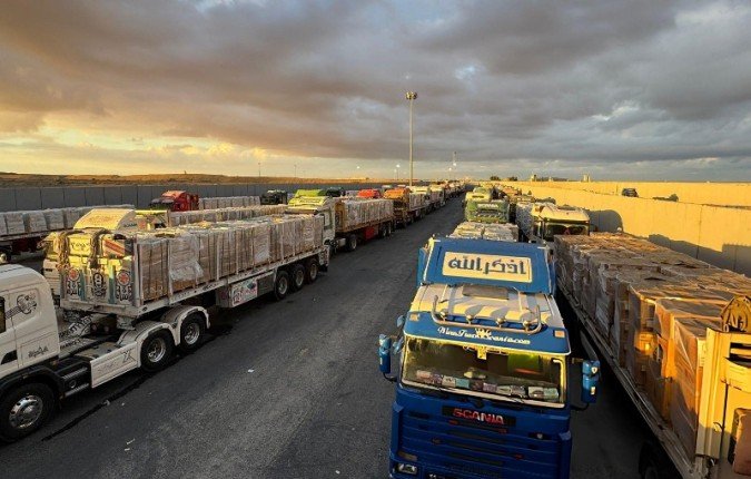 الهلال الأحمر المصري: قافلة «زاد العزة» الـ76 تحمل 9500 طن مساعدات لأهالي غزة الهلال الأحمر المصري: قافلة «زاد العزة» الـ76 تحمل 9500 طن مساعدات لأهالي غزة