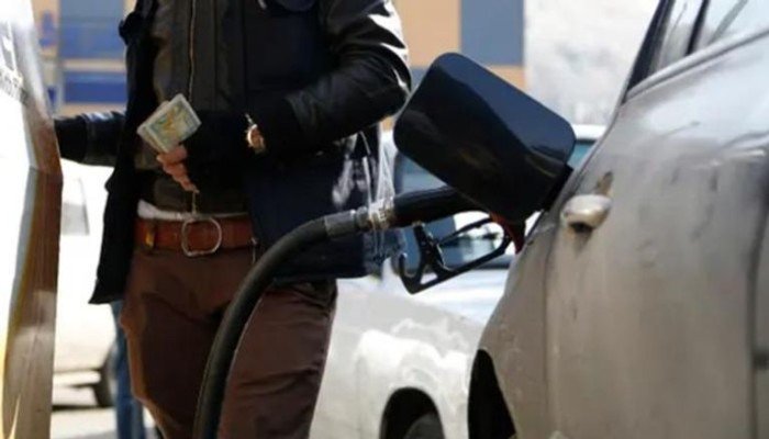 الحكومة تخفض أسعار المحروقات في سوريا.. (تفاصيل) الحكومة تخفض أسعار المحروقات في سوريا.. (تفاصيل)