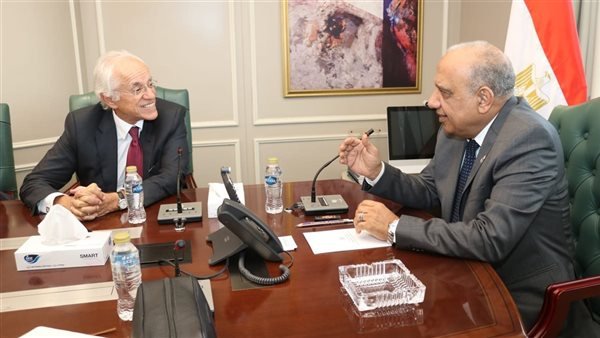 بقدرة 300 ميجاوات.. وزير الكهرباء يبحث مستجدات مشروع الربط المصري اليوناني بقدرة 300 ميجاوات.. وزير الكهرباء يبحث مستجدات مشروع الربط المصري اليوناني