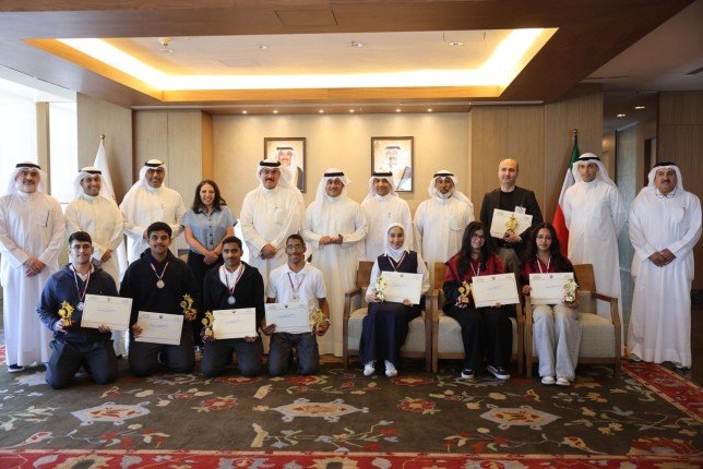 الكويت.. وزير التربية يشيد بإنجاز الطلبة الكويتيين الفائزين في مسابقة (مصر الدولية للعلوم والتكنولوجيا)