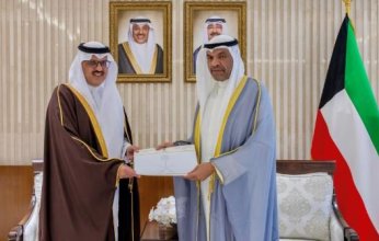 وزير الخارجية الكويتي يتسلم رسالة خطية من نظيرة السعودي