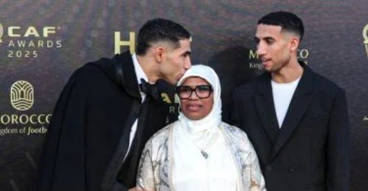 أشرف حكيمي أفضل لاعب فى أفريقيا 2025 أشرف حكيمي أفضل لاعب فى أفريقيا 2025