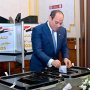 مصر.. المتحدث الرئاسي ينشر صور الرئيس السيسي يدلي بصوته في انتخابات مجلس النواب 2025