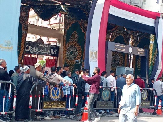 انتخابات النواب 2025 في مصر.. انتظام الإقبال مع الساعات الأولى في اليوم الثاني للتصويت انتخابات النواب 2025 في مصر.. انتظام الإقبال مع الساعات الأولى في اليوم الثاني للتصويت