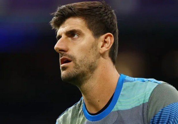 عدوى فيروسية تبعد كورتوا عن ريال مدريد