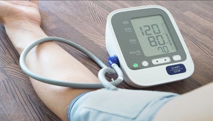 دراسة أمريكية: التزام موعد ثابت للنوم يومياً يساعد على خفض ضغط الدم بشكل ملحوظ