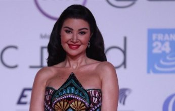 شاهد.. أروى جودة تخطف الأنظار في افتتاح مهرجان القاهرة السينمائي