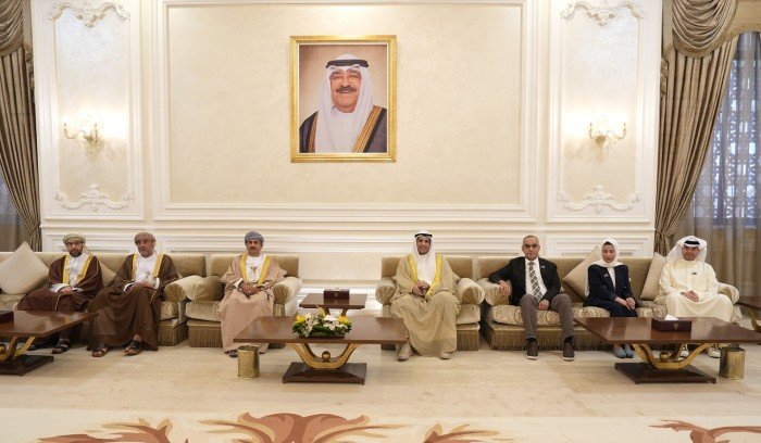 وزير الإعلام: اختيار عمان ضيف شرف معرض الكويت الدولي ال48 للكتاب يعكس عمق العلاقات التاريخية بين البلدين