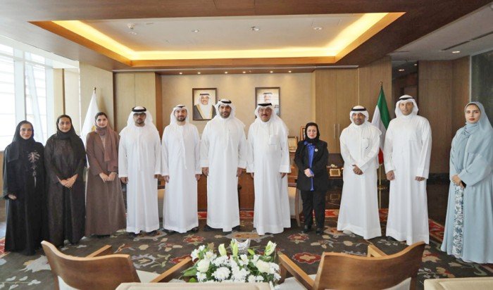 الكويت.. وزير التربية يبحث مع وكيل وزارة التربية والتعليم الإماراتي تعزيز التعاون التعليمي الكويت.. وزير التربية يبحث مع وكيل وزارة التربية والتعليم الإماراتي تعزيز التعاون التعليمي