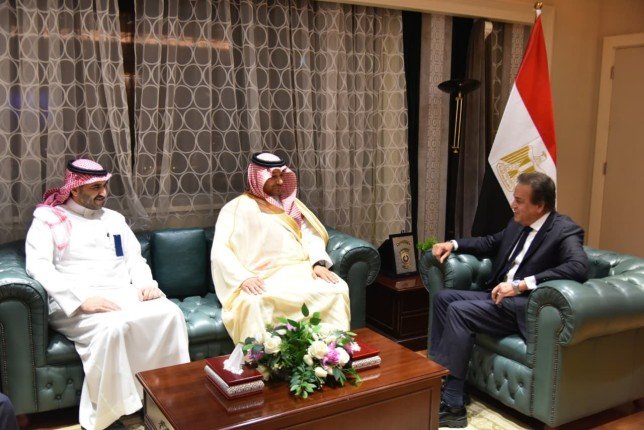 مصر.. وزير الصحة يبحث مع مساعد الأمين العام لهيئة التخصصات الصحية السعودية تعزيز التعاون في التعليم الطبي المهني مصر.. وزير الصحة يبحث مع مساعد الأمين العام لهيئة التخصصات الصحية السعودية تعزيز التعاون في التعليم الطبي المهني