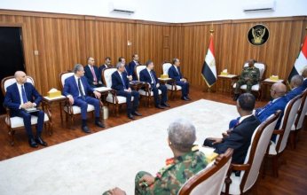 مصر.. وزير الخارجية يلتقي رئيس مجلس السيادة السوداني في بورسودان