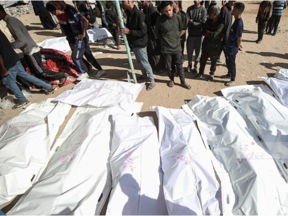 الاحتلال الإسرائيلي يسلم جثامين 15 شهيدا فلسطينيا ضمن صفقة تبادل الأسرى