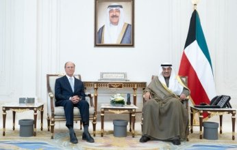 ولي العهد الكويتي يستقبل رئيس مجلس الإدارة والرئيس التنفيذي لشركة بلاك روك
