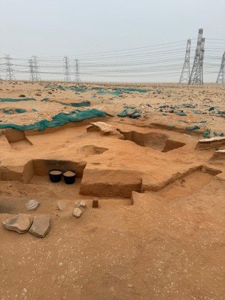 (الوطني للثقافة) يعلن اكتشاف أفران عمرها حوالي 7700 سنة ونصف مجسم لطائر البومة المجنحة بمنطقة الصبية شمال الكويت (الوطني للثقافة) يعلن اكتشاف أفران عمرها حوالي 7700 سنة ونصف مجسم لطائر البومة المجنحة بمنطقة الصبية شمال الكويت