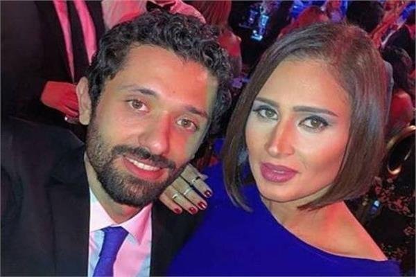 كريم محمود عبد العزيز يعلن انفصاله عن زوجته