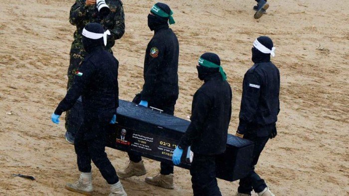 استلام جثمان محتجز إسرائيلي في غزة