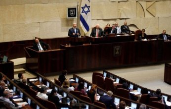 "فوضى واشتباكات داخل الكنيست الإسرائيلي.. اعرف السبب"