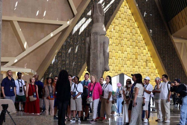 إقبال كثيف.. 19 ألف زائر يوميًا للمتحف المصري الكبير منذ إفتتاحه