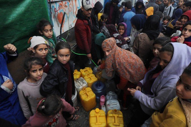 المجلس العربي للمياه يطلق نداء إنسانيا لتوفير المياه اللازمة لسكان غزة المجلس العربي للمياه يطلق نداء إنسانيا لتوفير المياه اللازمة لسكان غزة