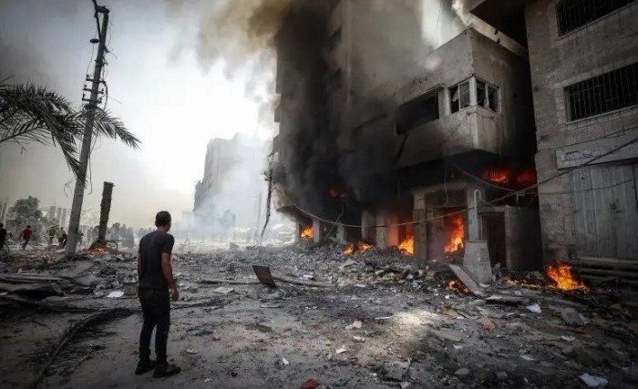 جيش الاحتلال الإسرائيلي يستمر في اعتداءاته على غزة ويواصل خرقه لاتفاق وقف إطلاق النار جيش الاحتلال الإسرائيلي يستمر في اعتداءاته على غزة ويواصل خرقه لاتفاق وقف إطلاق النار