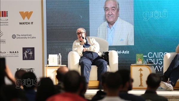 المخرج محمد عبد العزيز: الكوميديا مهمة هندسية صعبة جدا.. والتعامل مع الكوميديان أصعب شيء المخرج محمد عبد العزيز: الكوميديا مهمة هندسية صعبة جدا.. والتعامل مع الكوميديان أصعب شيء