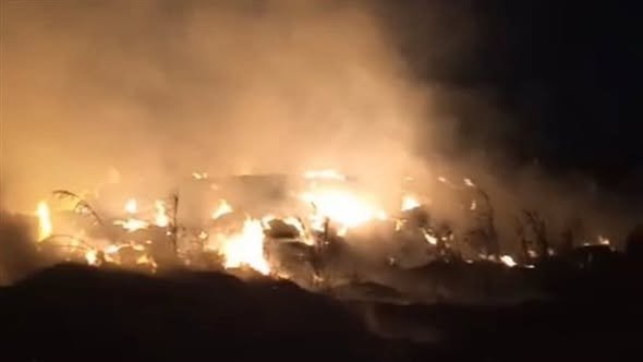 حرائق غامضة تثير الذعر في محافظة كفر الشيخ.. ومناشدة عاجلة للرئيس السيسي والحكومة للتدخل