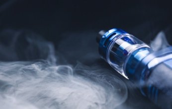 دراسة تكشف مستويات صادمة من البكتيريا في السجائر الإلكترونية تفوق المراحيض العامة