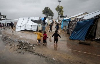 السلطات الإعلامية في غزة تؤكد الحاجة إلى 300 ألف خيمة وبيت متنقل مع دخول الشتاء