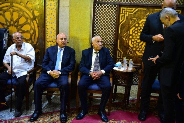 الفريق كامل الوزير نائب رئيس مجلس الوزراء يتواجد بعزاء نجم الزمالك السابق