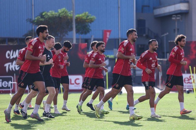 الأهلي المصري يخوض مرانه الختامي مساء اليوم استعدادًا لمواجهة الجيش الملكي المغربي الأهلي المصري يخوض مرانه الختامي مساء اليوم استعدادًا لمواجهة الجيش الملكي المغربي