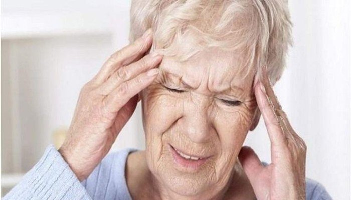 أطعمة ومشروبات تهدد صحة الدماغ وترفع خطر الخرف أطعمة ومشروبات تهدد صحة الدماغ وترفع خطر الخرف