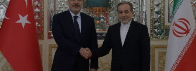 إيران وتركيا تبحثان العلاقات الثنائية وآخر المستجدات الإقليمية والدولية إيران وتركيا تبحثان العلاقات الثنائية وآخر المستجدات الإقليمية والدولية