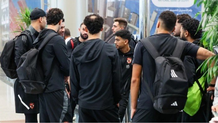الأهلي يصطحب جميع اللاعبين للسفر إلى الإمارات