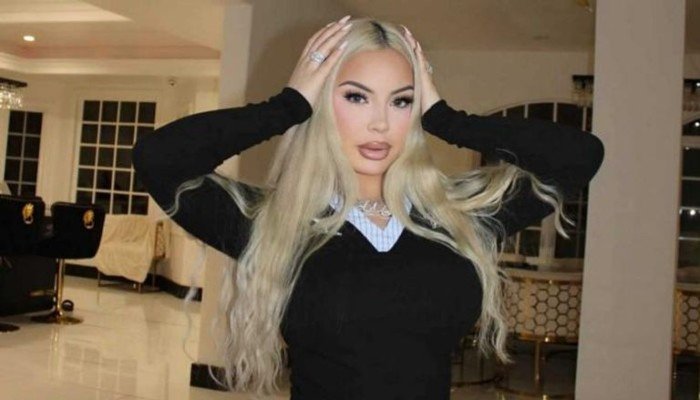 وفاة المغنية الشابة DELAROSA في هجوم مسلح بلوس أنجلوس.. تفاصيل الحادث الغامض