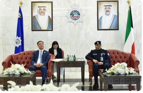 الكويت وفيتنام تبحثان تعزيز التعاون في المجالات الأمنية والشرطية الكويت وفيتنام تبحثان تعزيز التعاون في المجالات الأمنية والشرطية