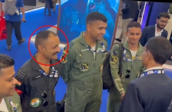 فيديو يوثق اللحظات الأخيرة للطيار الهندي قبل تحطم مقاتلة "تيغاس" في معرض دبي للطيران