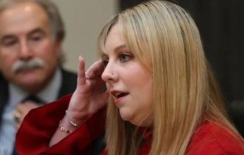 محكمة أمريكية تمنح تعويض 10 ملايين دولار لمعلمة بعد "حادث" مع طالب