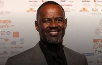 النجم الأمريكي براين ماكنايت يُحيي حفلا غنائيًا في المتحف المصري الكبير