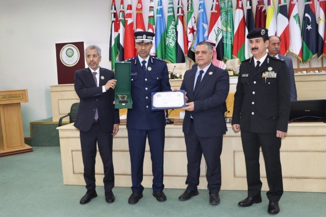 الداخلية القطرية تفوز بجائزة أفضل فيلم توعوي الداخلية القطرية تفوز بجائزة أفضل فيلم توعوي