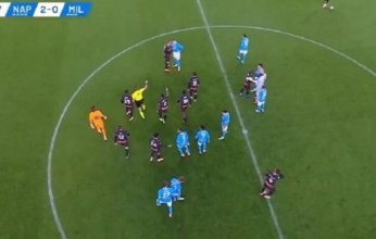 اشتباكات بين لاعبي ميلان ونابولي في كأس السوبر الإيطالي
